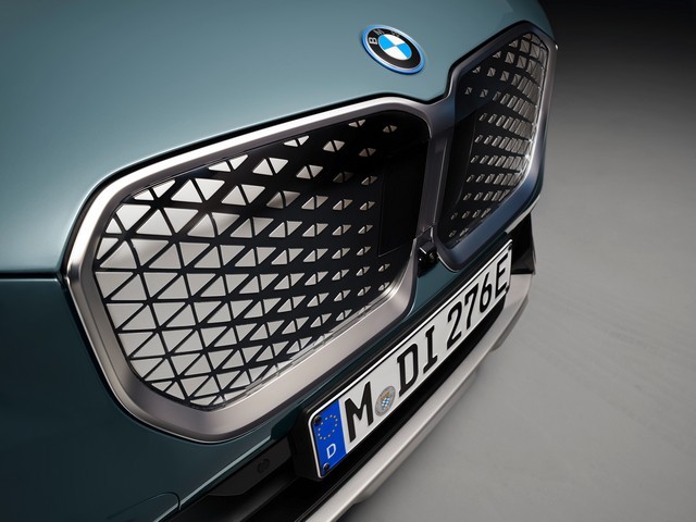 z-uj-BMW-iX1-eDrive20-7