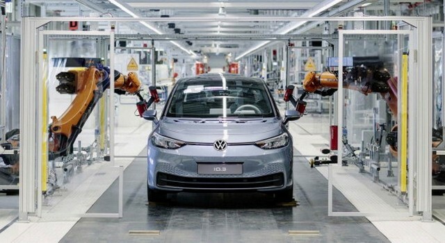 A Volkswagen fokozatosan újrakezdi a gyártást