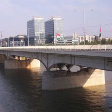Lezárják az Árpád hídon a Pest felé vezető oldalt szombat éjszaka
