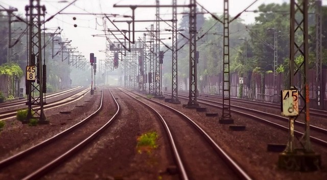 Felújítják és villamosítják a vasútvonalat Szegedtől a röszkei határig
