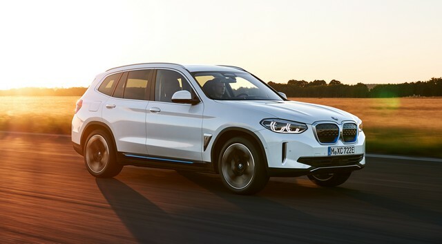 Irányt mutatnak a BMW Charging termékei és a BMW Connected Charging digitális szolgáltatásai