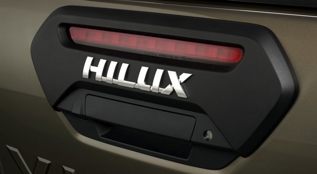 Ide vele!  204 lóerős erőforrással is elérhető a vadonatúj Toyota Hilux