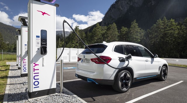 A BMW/MINI Charging a benzinnél és a gázolajnál is olcsóbbá tehetné az elektromos autózást
