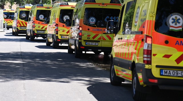 Húsz sérültet vittek Székesfehérvárra kórházba