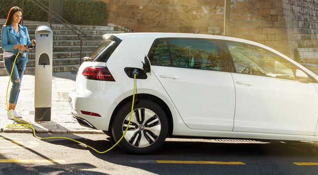 Elektromos meghajtású lesz a Volkswagen csoport minden második új gyártmánya 2030-ra