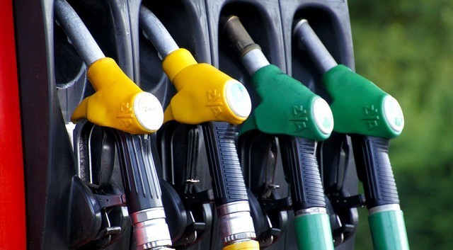 November 15-től 480 forintban maximálják a benzin és gázolaj árát