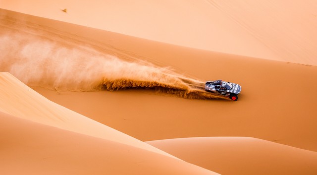 Az Audi RS Q e-tron megkezdte első Dakar-rali versenyét