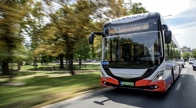 Varsóban is közlekedni fog az új villany-Ikarus