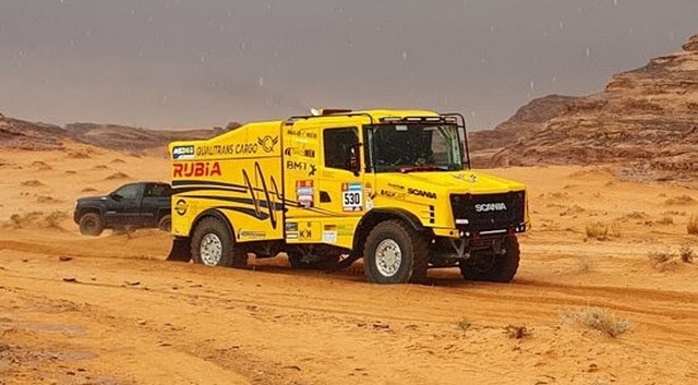 Sivatagi armageddon szabdalta a szakaszt a Dakar-ralin