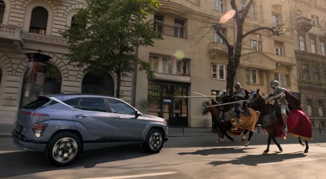 Lovagokkal, sárkánnyal és óriás buborékokkal forgatták a Hyundai KONA reklámfilmjét Budapesten