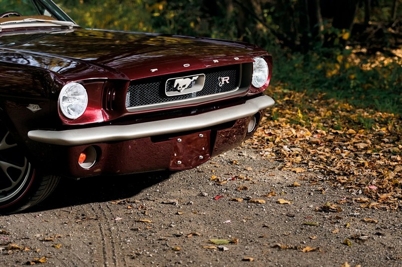 A Ringbrothereknek több mint 4000 órába telt megépíteni ezt a ’65-ös Ford Mustang kabriót (139)