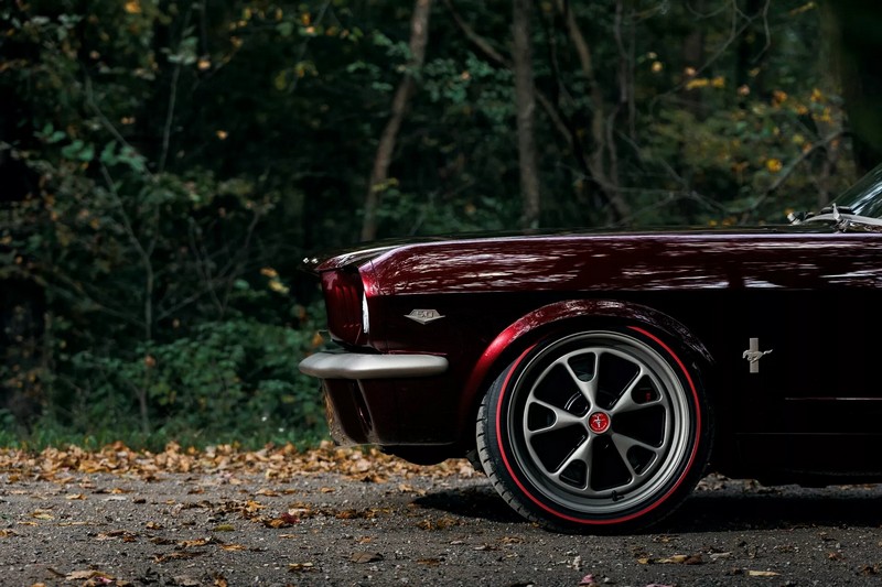 A Ringbrothereknek több mint 4000 órába telt megépíteni ezt a ’65-ös Ford Mustang kabriót (17)