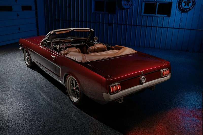 A Ringbrothereknek több mint 4000 órába telt megépíteni ezt a ’65-ös Ford Mustang kabriót (175)