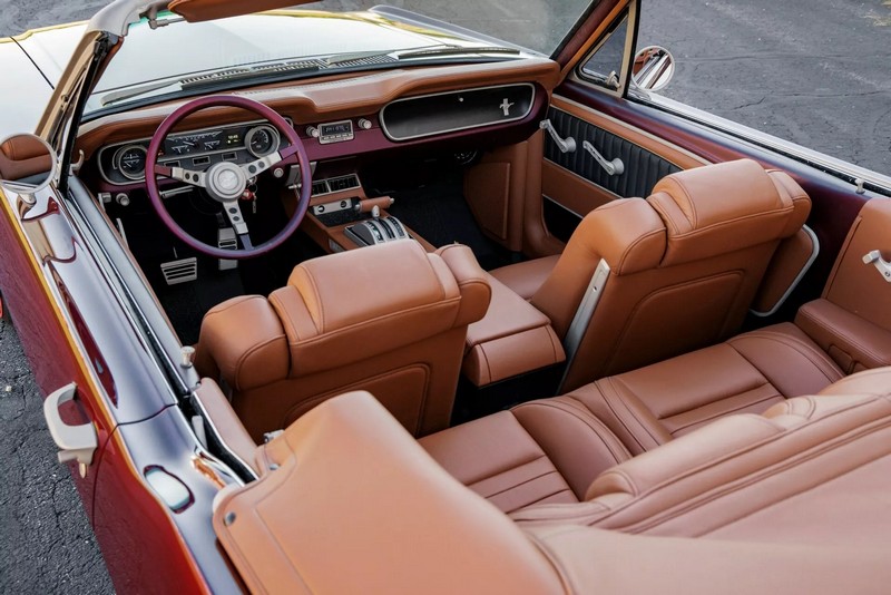A Ringbrothereknek több mint 4000 órába telt megépíteni ezt a ’65-ös Ford Mustang kabriót (181)