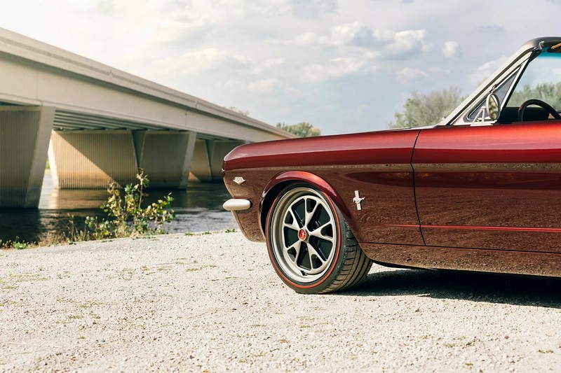 A Ringbrothereknek több mint 4000 órába telt megépíteni ezt a ’65-ös Ford Mustang kabriót (67)
