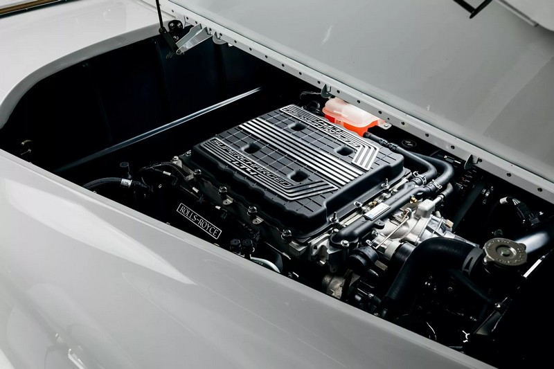 A Ringbrothers Rolls-Royce Silver Cloud II egy 640 LE LT4 V8-assal (139)