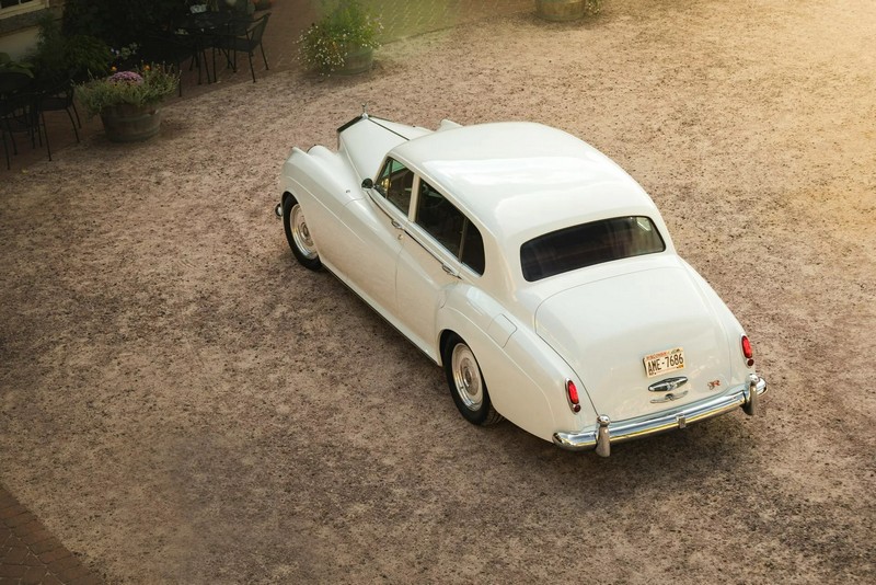 A Ringbrothers Rolls-Royce Silver Cloud II egy 640 LE LT4 V8-assal (64)