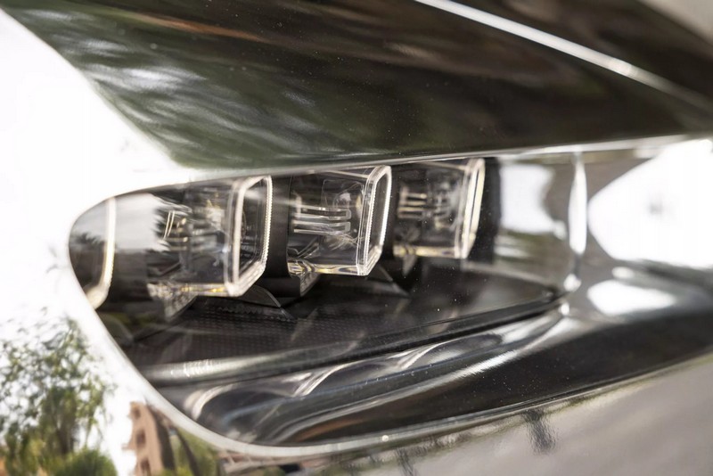 Látni fogja a tükörképét ebben a Bugatti Chironban, még akkor is, ha nem engedheti meg magának (14)