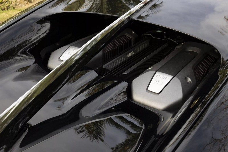 Látni fogja a tükörképét ebben a Bugatti Chironban, még akkor is, ha nem engedheti meg magának (24)
