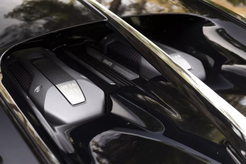 Látni fogja a tükörképét ebben a Bugatti Chironban, még akkor is, ha nem engedheti meg magának (28)