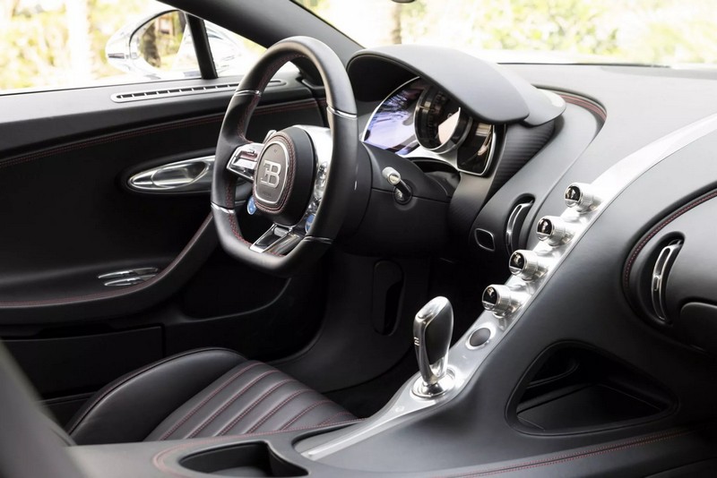 Látni fogja a tükörképét ebben a Bugatti Chironban, még akkor is, ha nem engedheti meg magának (39)