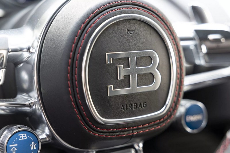 Látni fogja a tükörképét ebben a Bugatti Chironban, még akkor is, ha nem engedheti meg magának (4)