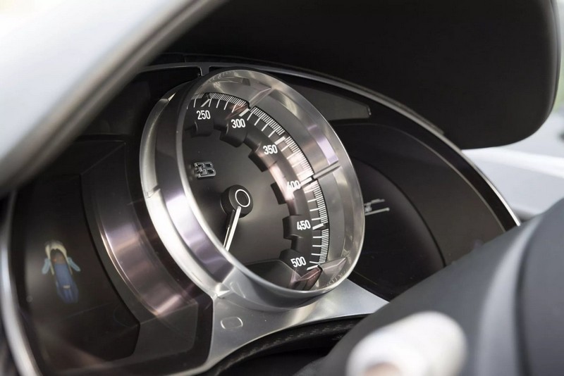 Látni fogja a tükörképét ebben a Bugatti Chironban, még akkor is, ha nem engedheti meg magának (41)