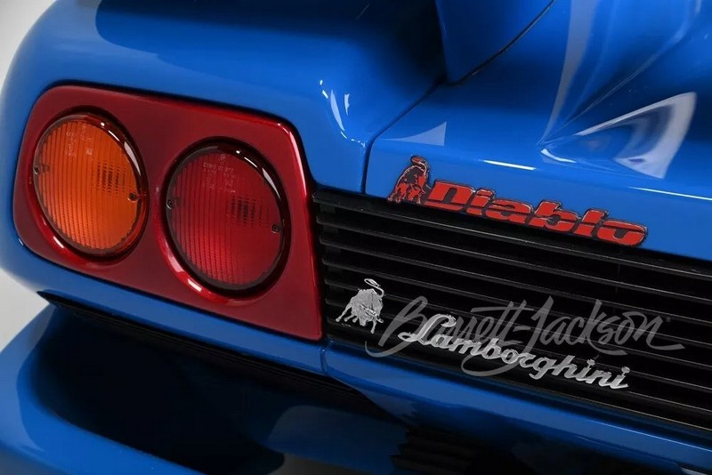 Új gazdáját keresi Donald Trump 1997-es Lamborghini Diablo VT Roadsterje (15)