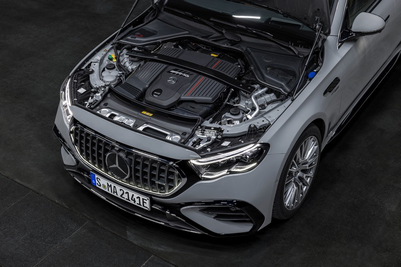 Performance und Effizienz in neuer Kombination: der Mercedes-AMG E 53 HYBRID 4MATIC+

Performance and efficiency in a new combination: the Mercedes-AMG E 53 HYBRID 4MATIC+