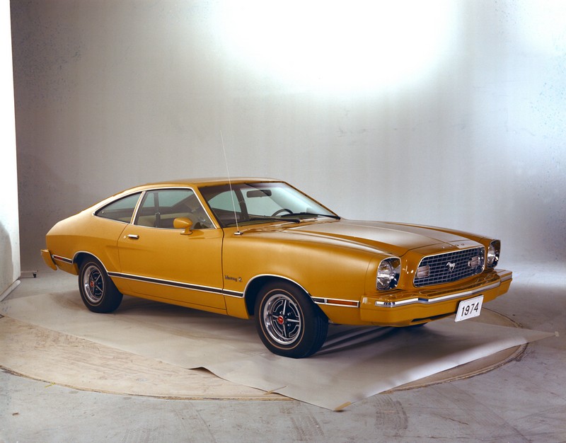 1974-Gen2-ford_mustang-II