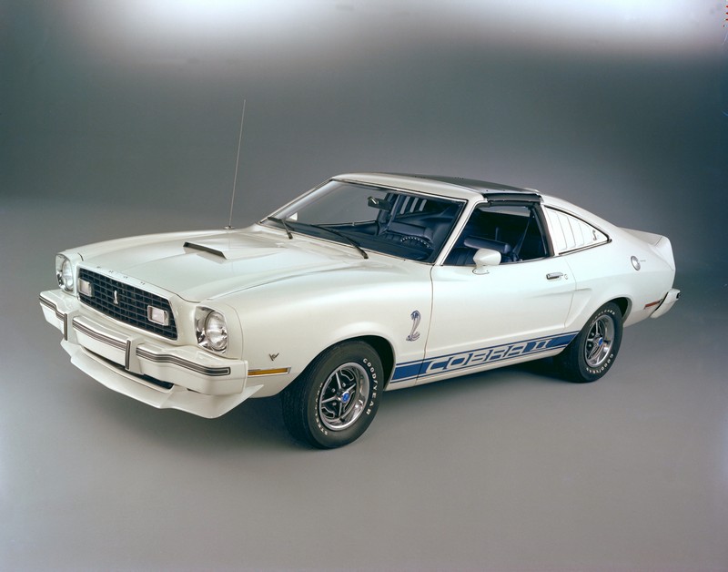 1976-Gen2_Ford_Mustang_II_cobra (1)