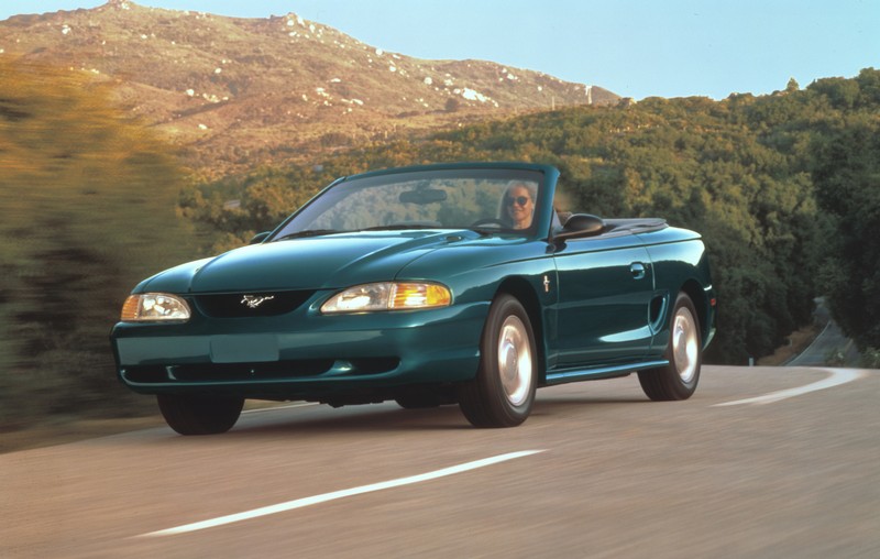 1995-Gen4_ford_mustang_convertible