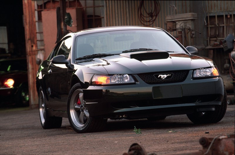 2001-Gen4_ford_mustang_bullitt_gt_coupe