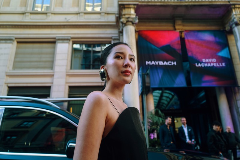 David LaChapelle arbeitet erneut mit Mercedes-Maybach zusammen, um ikonisches Design künstlerisch zu interpretieren

David LaChapelle reunites with Mercedes-Maybach to artistically interpret iconic design
