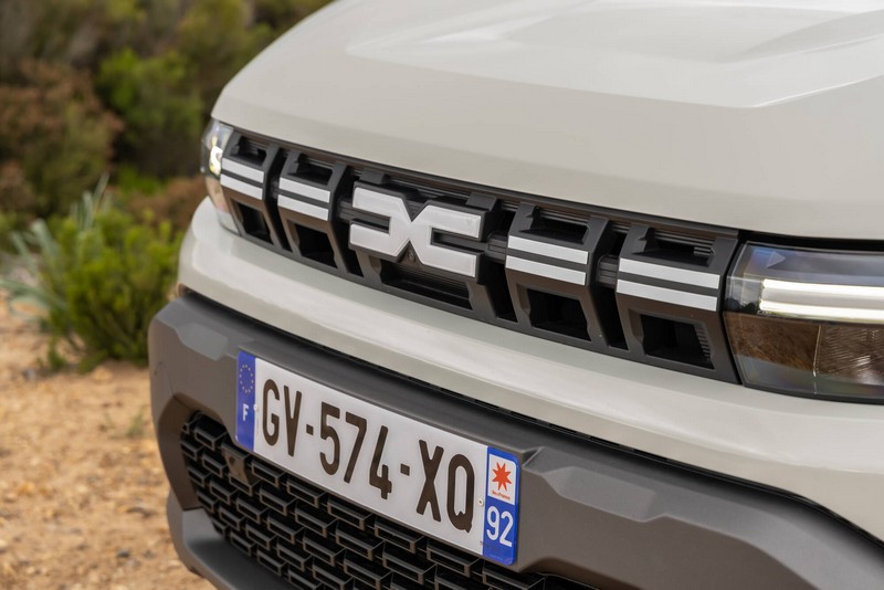 All-new Dacia Duster HYBRID 140 Extreme (24)