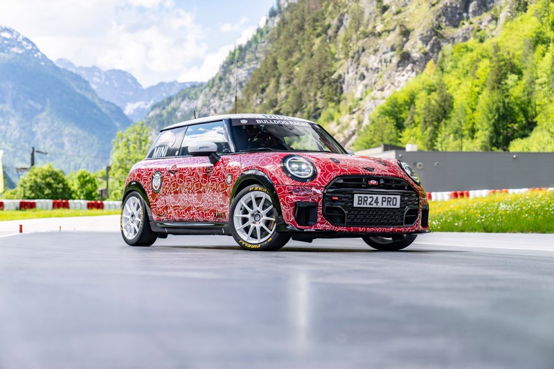 Az új MINI John Cooper Works a nürburgringi 24-órás futamon debütál a nemzetközi világpremier előtt (52)