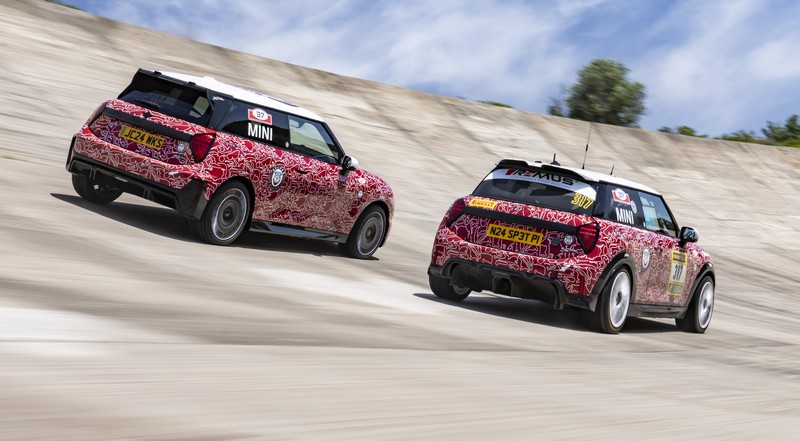 A MINI két érkező John Cooper Works modellt is leleplez a 2024-es Goodwood Festival of Speed sebességfesztiválon (26)