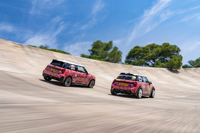 A MINI két érkező John Cooper Works modellt is leleplez a 2024-es Goodwood Festival of Speed sebességfesztiválon (3)