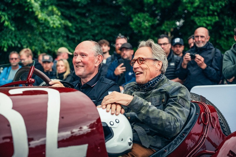 Mercedes-Benz begeistert mit historischer Parade auf der Bergrennstrecke beim Goodwood Festival of Speed 2024

Mercedes-Benz thrills with historic parade on the hill climb circuit at the Goodwood Festival of Speed 2024