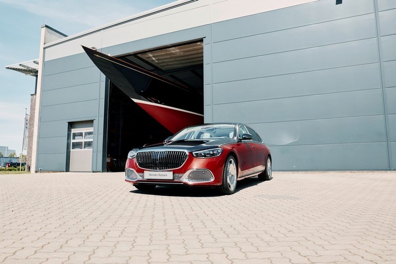 Exklusive Mercedes-Maybach S-Klasse zum 150-jährigen Jubiläum von Robbe & Berking

An exclusive Mercedes-Maybach S-Class for the 150th anniversary of Robbe & Berking