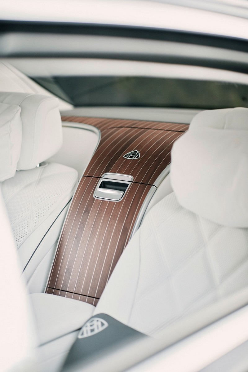 Exklusive Mercedes-Maybach S-Klasse zum 150-jährigen Jubiläum von Robbe & Berking

An exclusive Mercedes-Maybach S-Class for the 150th anniversary of Robbe & Berking