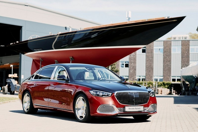 Exklusive Mercedes-Maybach S-Klasse zum 150-jährigen Jubiläum von Robbe & Berking

An exclusive Mercedes-Maybach S-Class for the 150th anniversary of Robbe & Berking