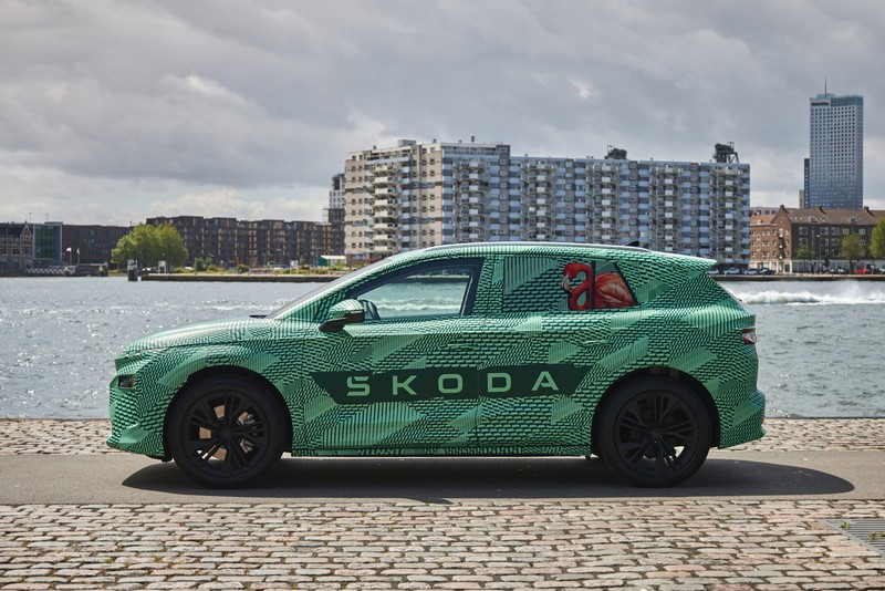 Q-q-ri-q! Itt a teljesen elektromos Škoda Elroq (49)