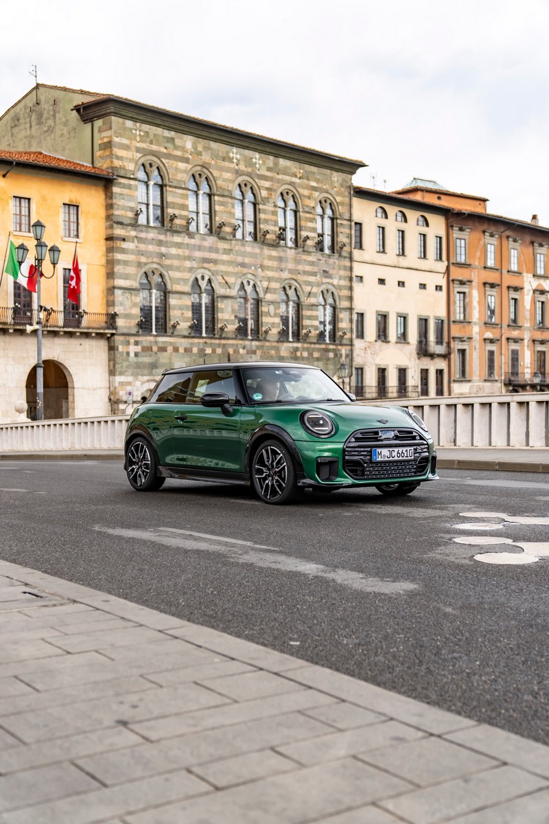 Sportos kiállás lenyűgöző teljesítménnyel - az új MINI Cooper S JCW Trim felszereltségi szinttel (14)