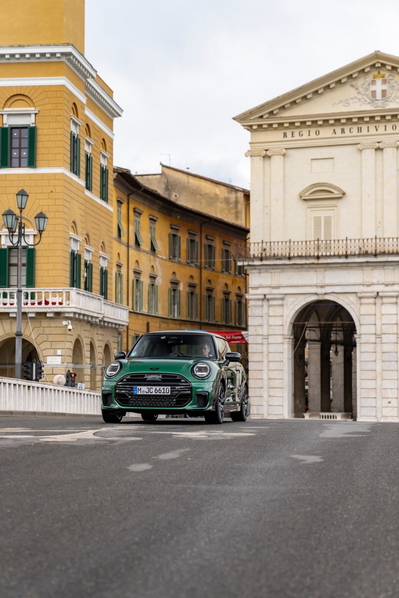 Sportos kiállás lenyűgöző teljesítménnyel - az új MINI Cooper S JCW Trim felszereltségi szinttel (16)