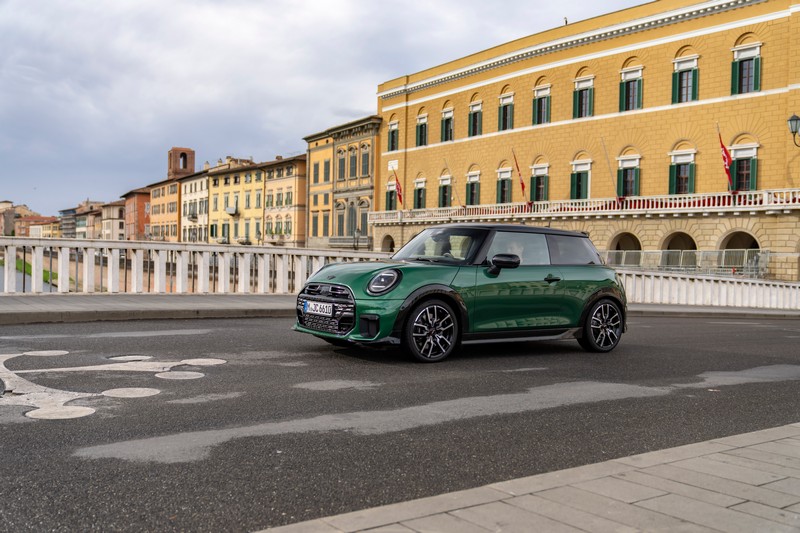 Sportos kiállás lenyűgöző teljesítménnyel - az új MINI Cooper S JCW Trim felszereltségi szinttel (23)