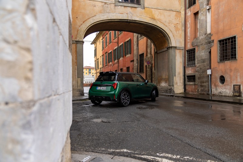 Sportos kiállás lenyűgöző teljesítménnyel - az új MINI Cooper S JCW Trim felszereltségi szinttel (6)