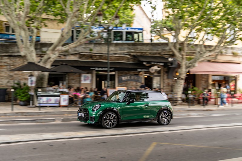 Sportos kiállás lenyűgöző teljesítménnyel - az új MINI Cooper S JCW Trim felszereltségi szinttel (8)