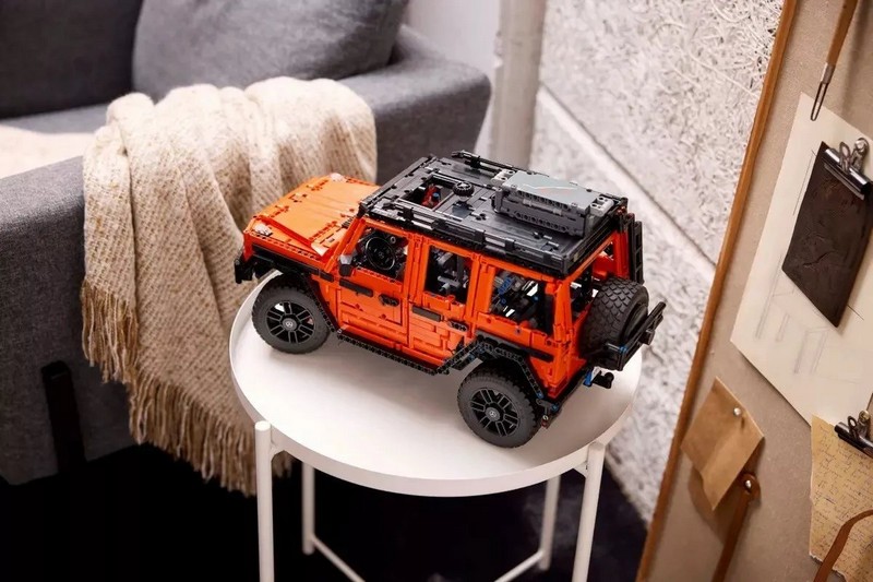 Lego-Mercedes-G-Class-801-11