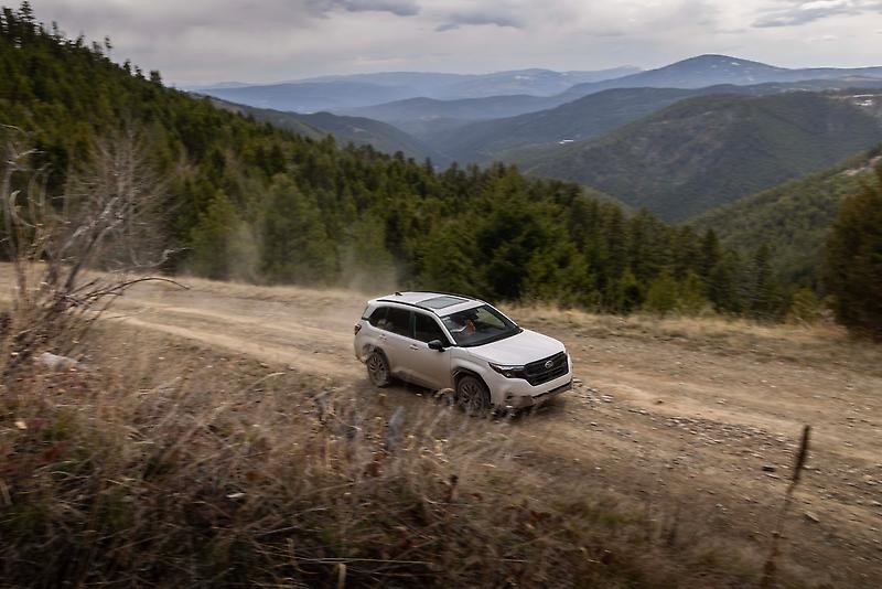 2025-ös Subaru FORESTER (2)